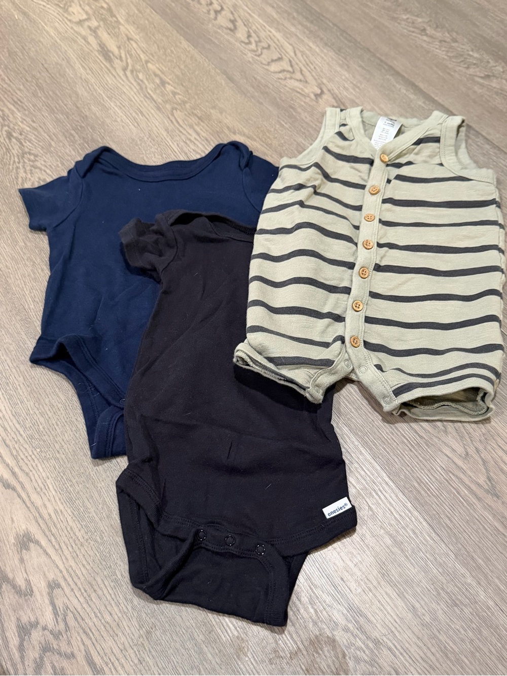 3 Gerber Baby Boy Short Sleeve Bodysuits 12 Months